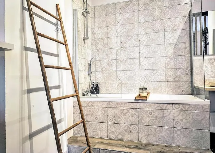 Dunes 2, Bright Ground Floor *